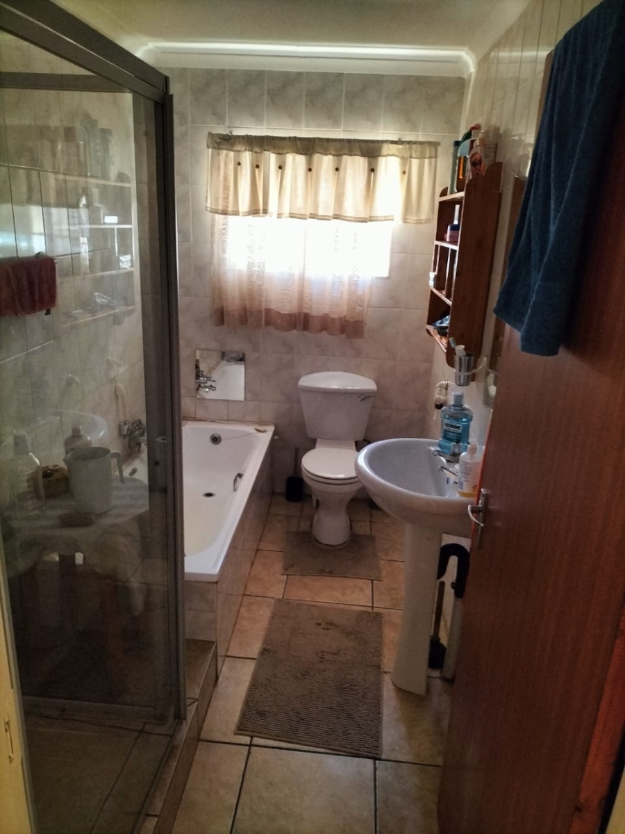 3 Bedroom Property for Sale in Miederpark North West